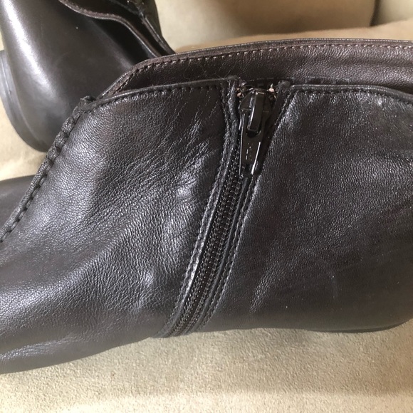 Attilio Giusti Leombruni Black Ankle Booties - Picture 5 of 8